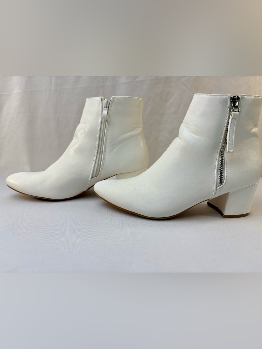 J. Adams White Pointed Toe Ankle Boots Block Heel Size 9